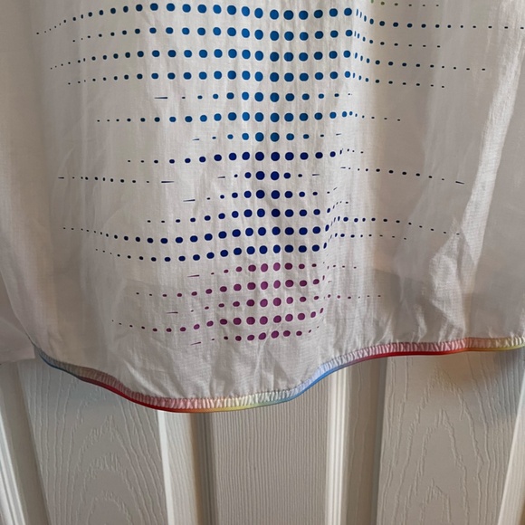 HOKA ONE women's NWT Skyflow Jacket Size Medium white/multi color - Picture 11 of 11